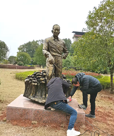 衡陽技師學院工匠園雕塑